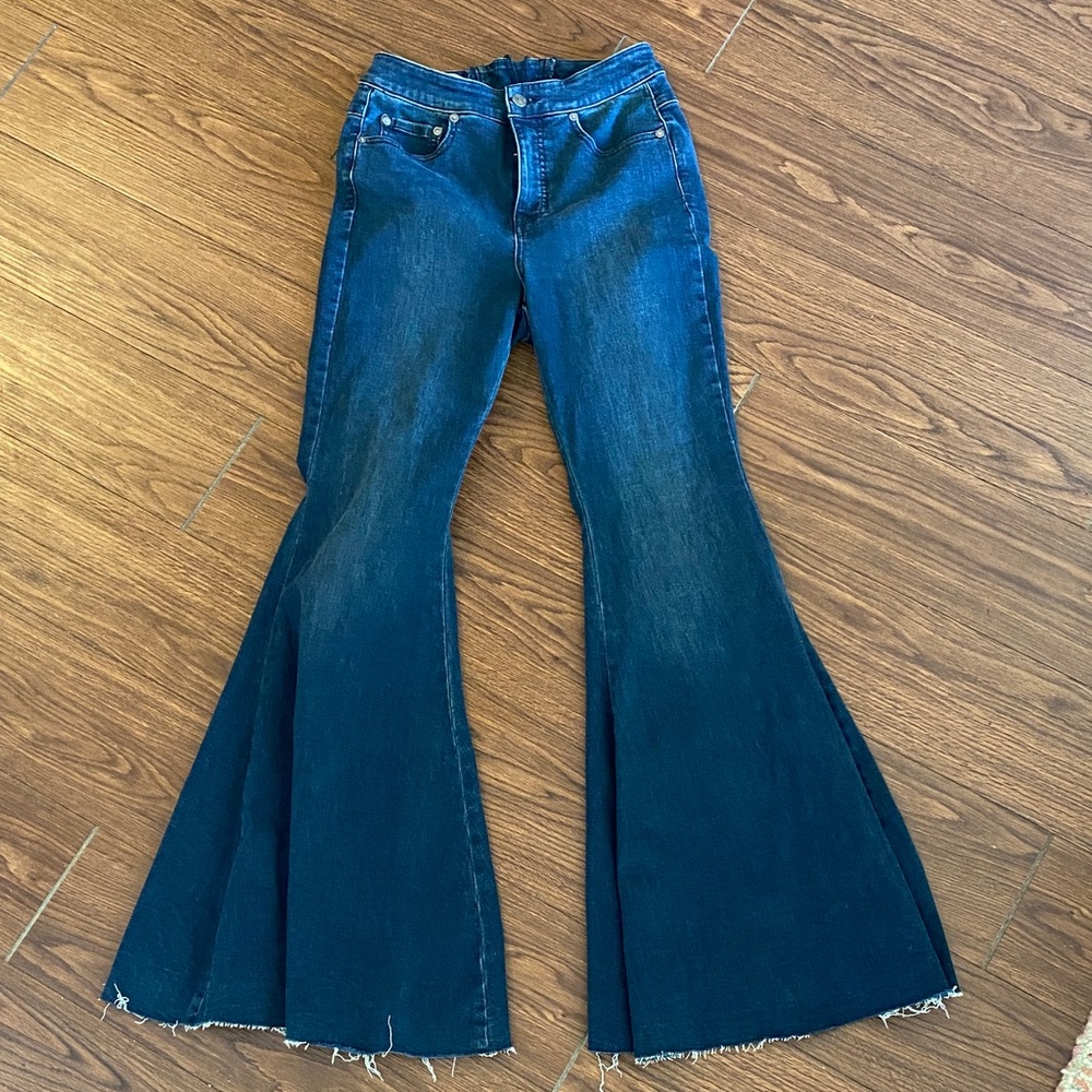 Size 28 Free People Curvy Bell Bottom Jeans